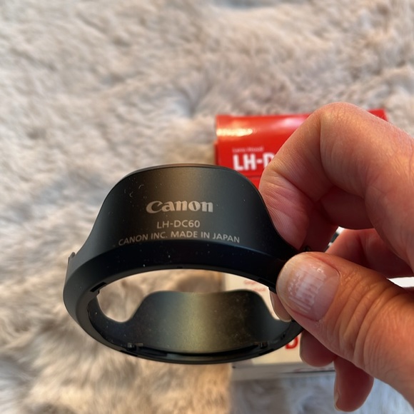 Canon LH-DC60 Lens Hood - Picture 2 of 5